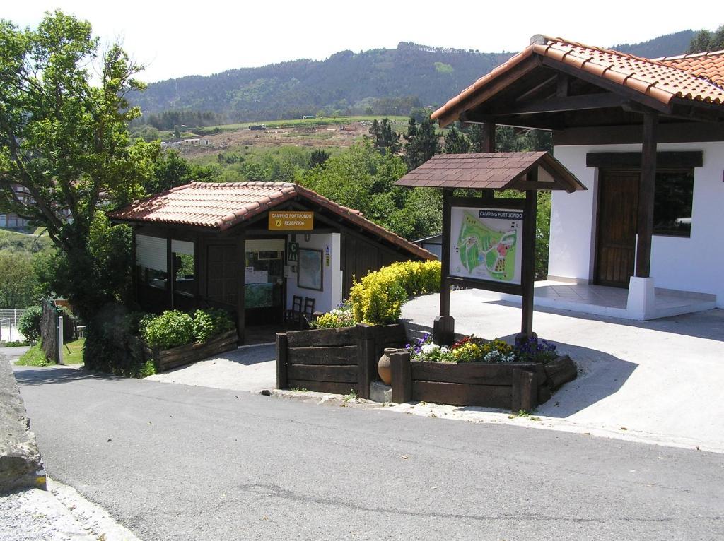 Bungalows Portuondo Parking Gratuito Mundaca Exterior foto